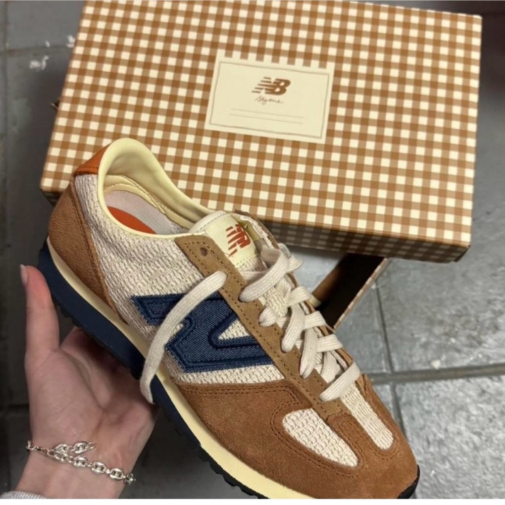Sezane x New Balance collab men’s 7